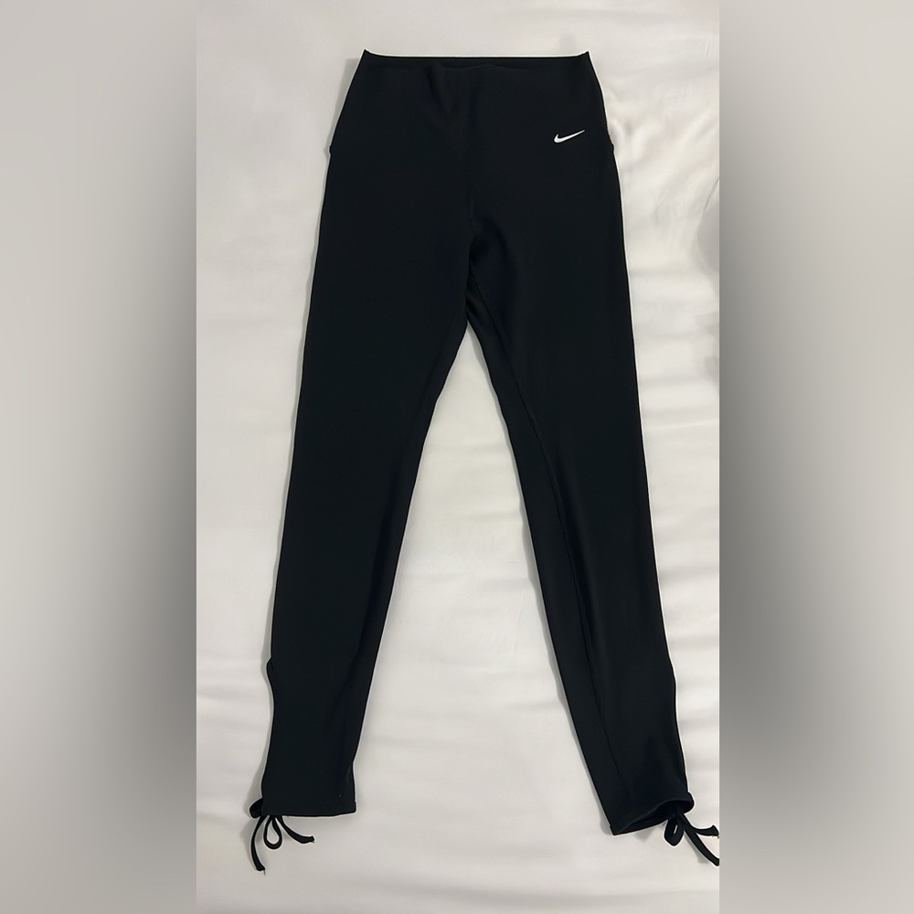 Nike Women’s Black Leggings